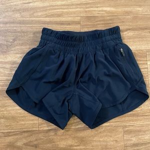 Lululemon Tracker Low Rise Lined Short 4" Inseam | Navy Blue Size 2 SOLD OUT